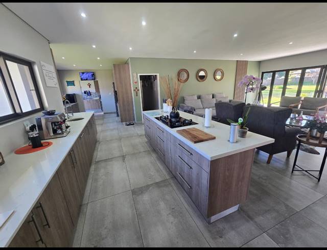 5 BEDROOM HOUSE FOR SALE IN THREE RIVERS